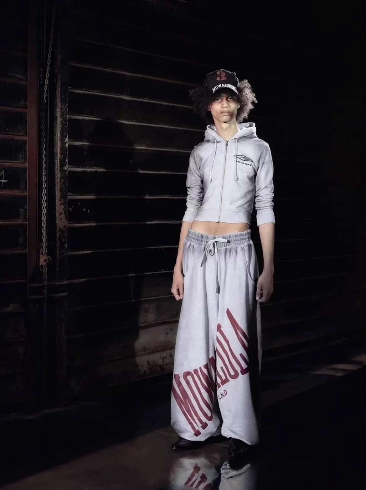 パンツ MOWALOLA STAMP JOGGERS GREY 2025 Mowalola Stamp Joggers fashion show vintage dyed Baggy grey