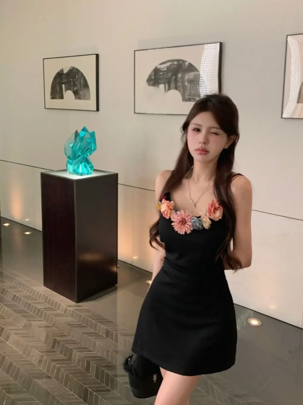 

Skirt Fishbone Waisted a-line Short Dress Stereoscopic Flower v-neck Halter Dress Women Summer Pure Desire Wind Women Skirt 2024
