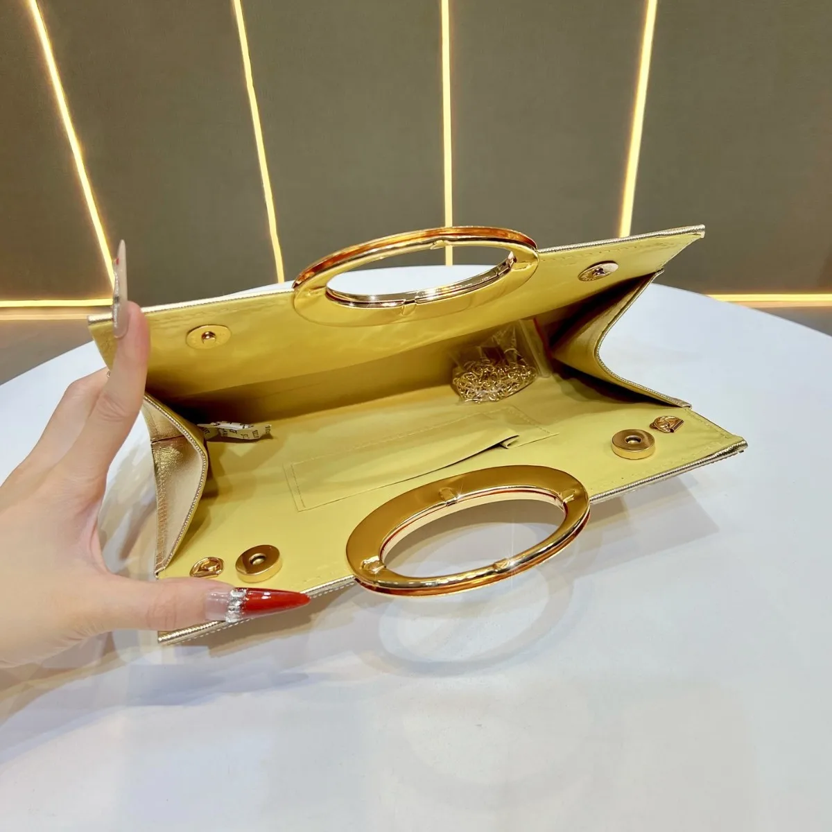 Retro Diamond Evening Clutch Bag With Chain Strap For Women_voghion.com
