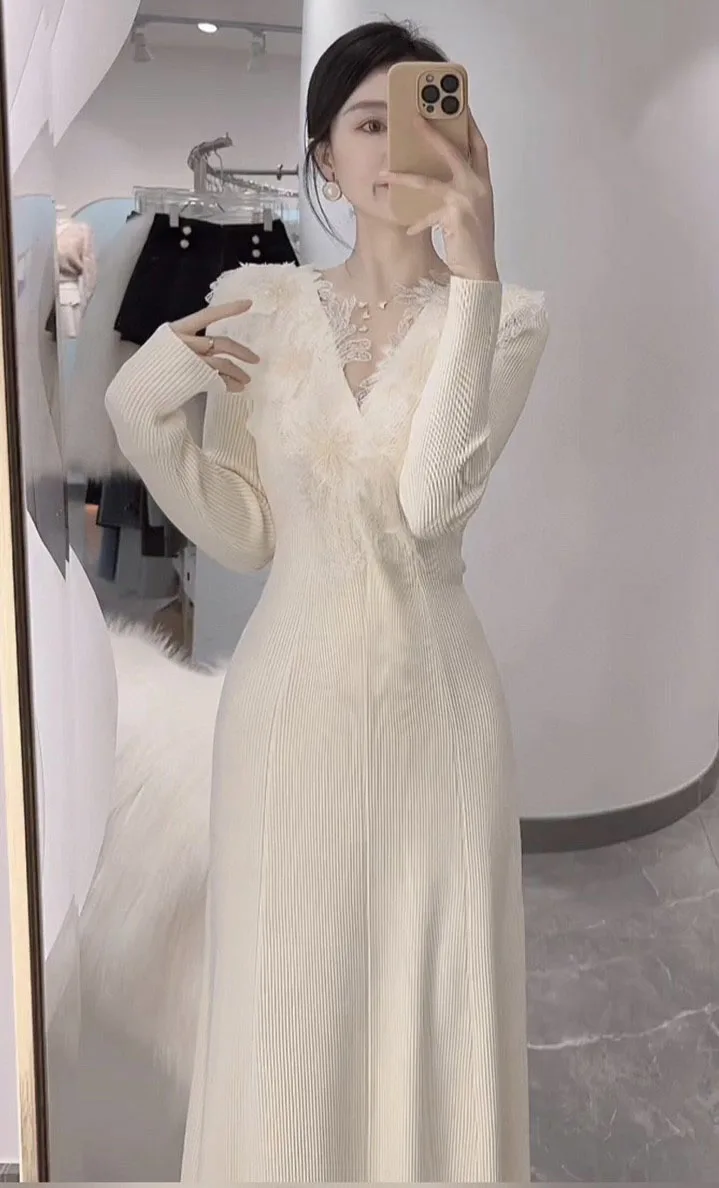 

Early spring new lace splicing knitted dress 0222