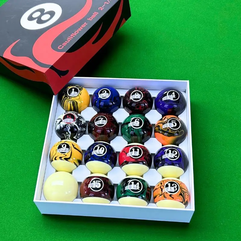 黒の8つのビリヤードボール、ビリヤードアクセサリー、ソリッド