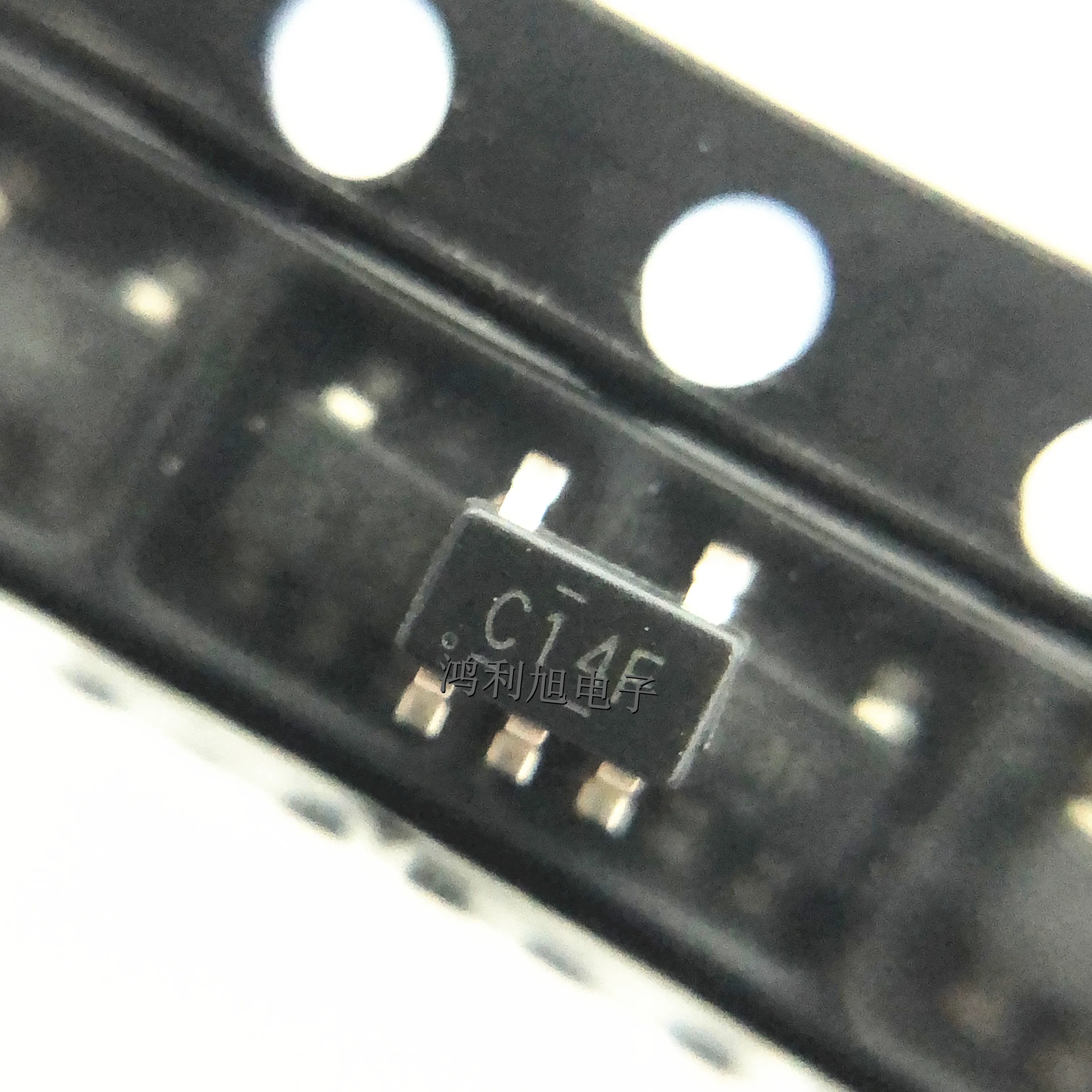 

Инверторы SN74LVC1G14DBVR SOT-23-5, инверторы C14F с одним спуском, Рабочая температура:- 40 C-+ 125 C, 20 шт./партия