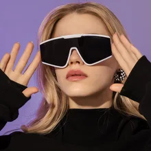 

2022 New Fashion Modern Oversized One Piece Sunglasses Women Vintage Black Sun Glasses Female Driving Shades Oculos De Sol
