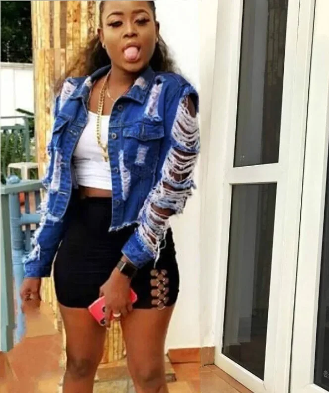 2023 Vintage Short Jean Coat Sexy Ripped Denim Jacket Women Plus Size Fall Winter Casual Female Outwear Fashion Streetwear indie