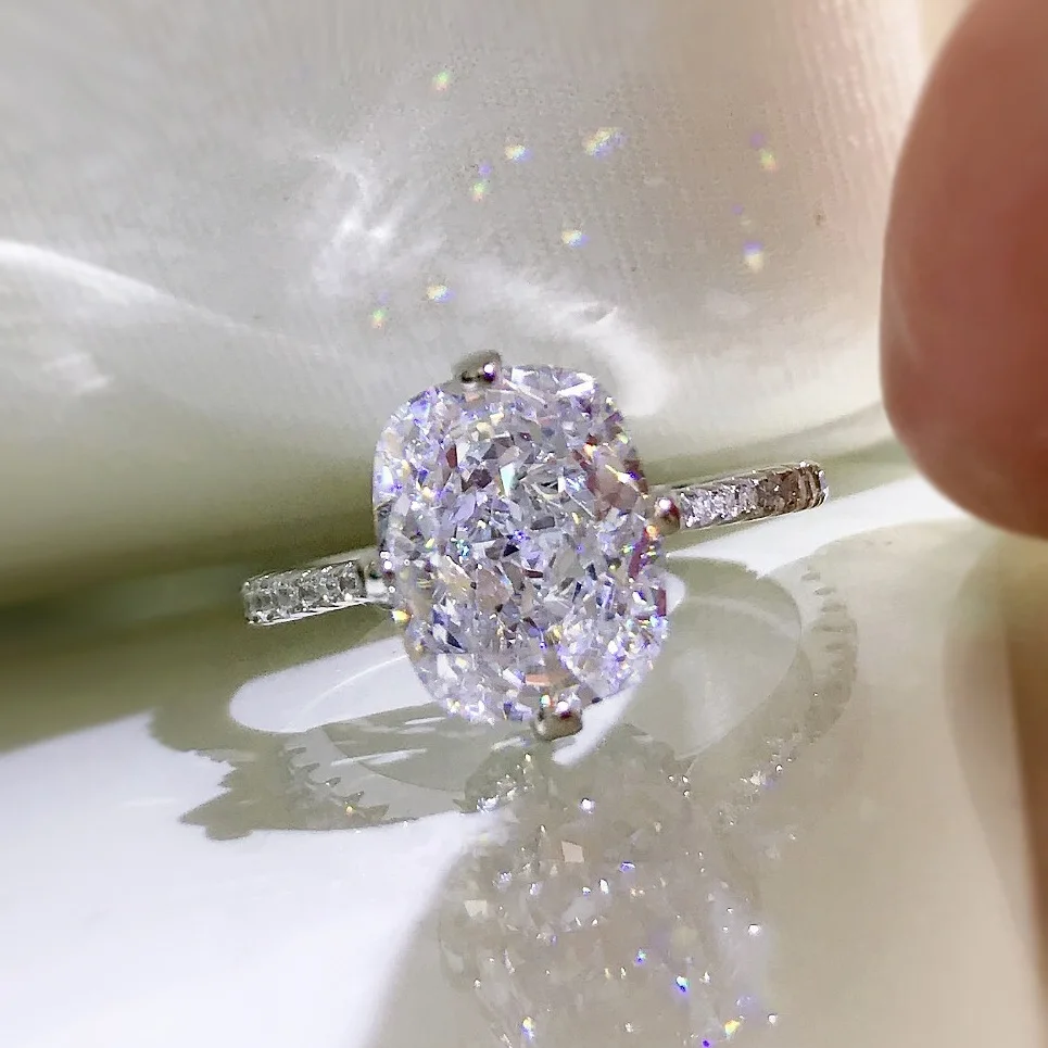 

2023 New S925 Silver Ring Women's 8 * 10 High Carbon Diamond Ice Flower Cut Fashion Simple Ring