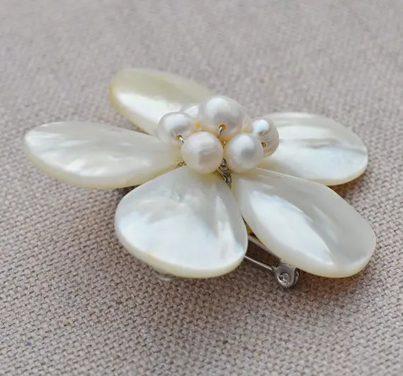 9-10 MM Natural pearl Mother shell brooch Pin