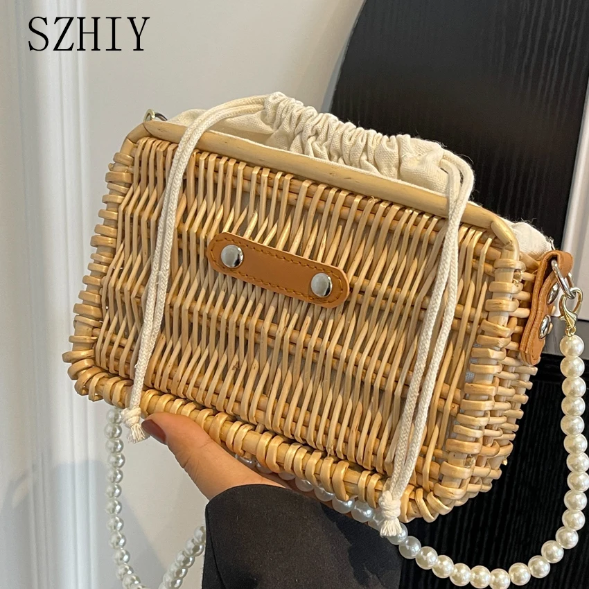 

Luxury Designer Handbags 2023 Handmade Rattan Woven Shoulder Bag Beach Drawstring Crossbody Purse Chain Pearl Chain Straw Bag
