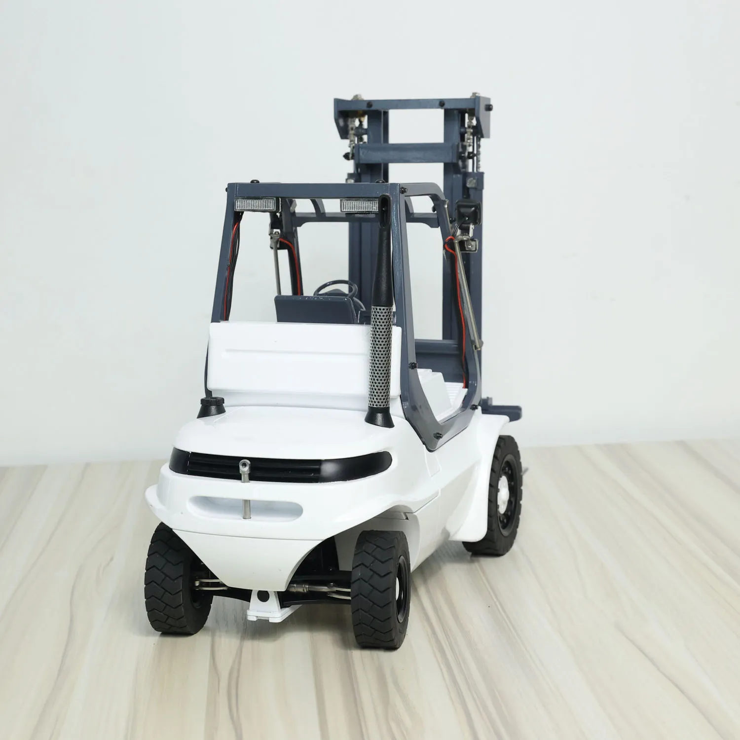Toys 1/14 RTR Mini RC Hydraulic Forklift Metal Wheeled Transfer DIY Painted Finished Folk Lift Truck Car Vehicle Model for Boy 4