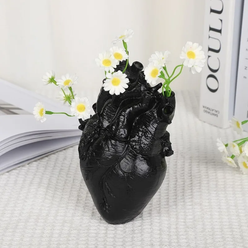 Black White Heart Shaped Vase Retro Art Flower Arrangement Home Decor Living Room Desktop Decoration Resin Crafts Nordic Vase 3