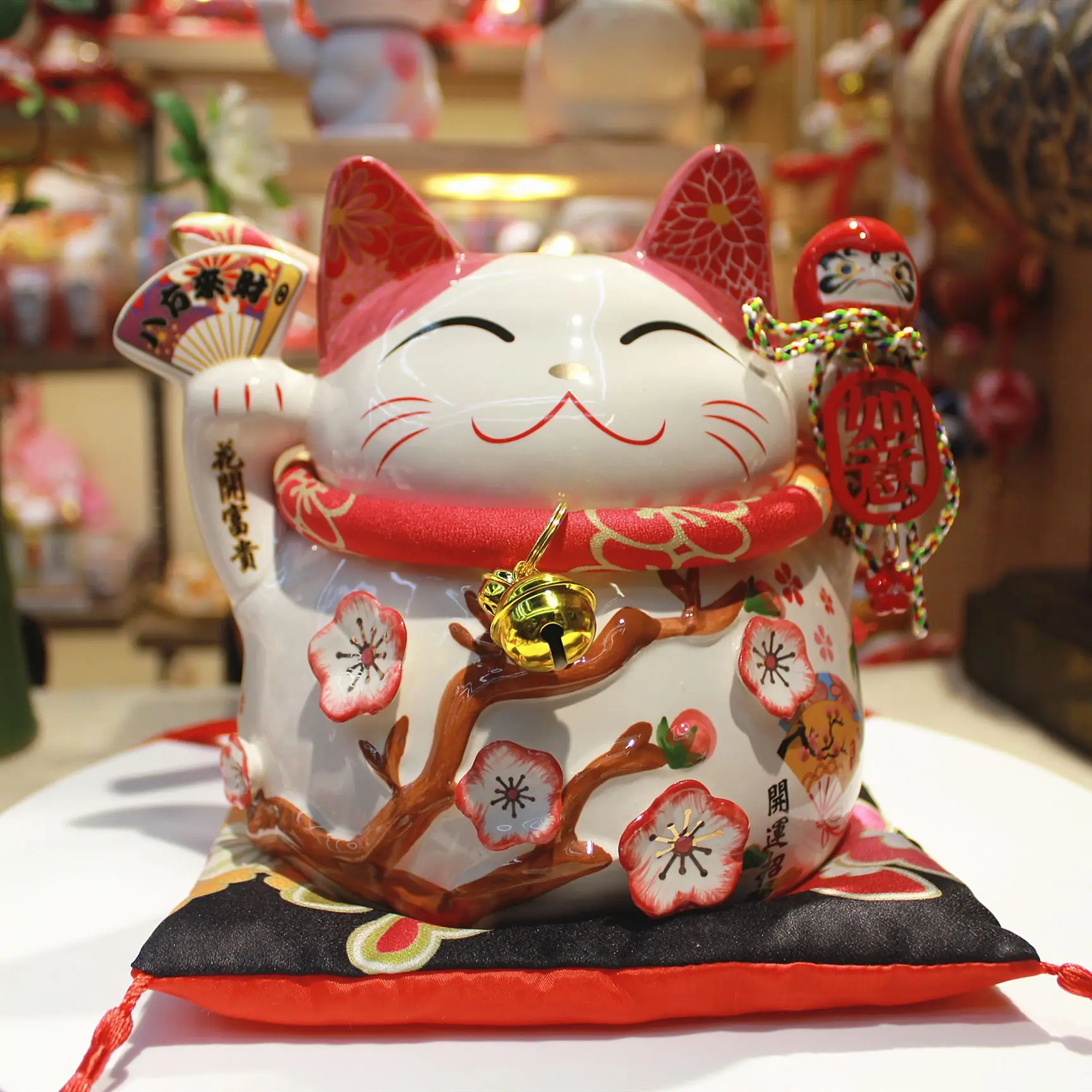 Maneki-neko, the Japanese fortune cat