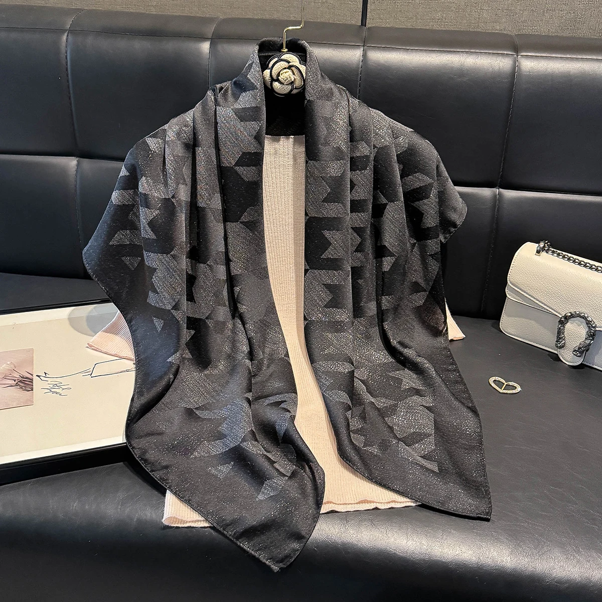 2025 Latest Women's Bohemian Fashion Hijab Luxury Brand Soft Hijab Women's Long Muslim Square Shawl Sun protection Summer Outing