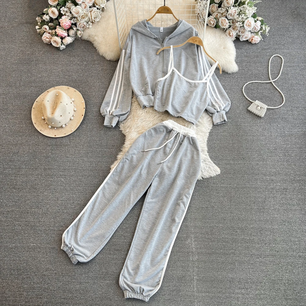 

Fashion casual suit Spring and Autumn hoodie vest three-piece sports suit