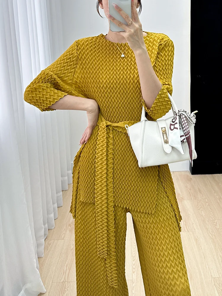 Rosbinna Miyake Suit Women's 2023 Summer New Loose and Slim Solid Color Slit Round Neck Tie High-end Pleated Two-piece Set