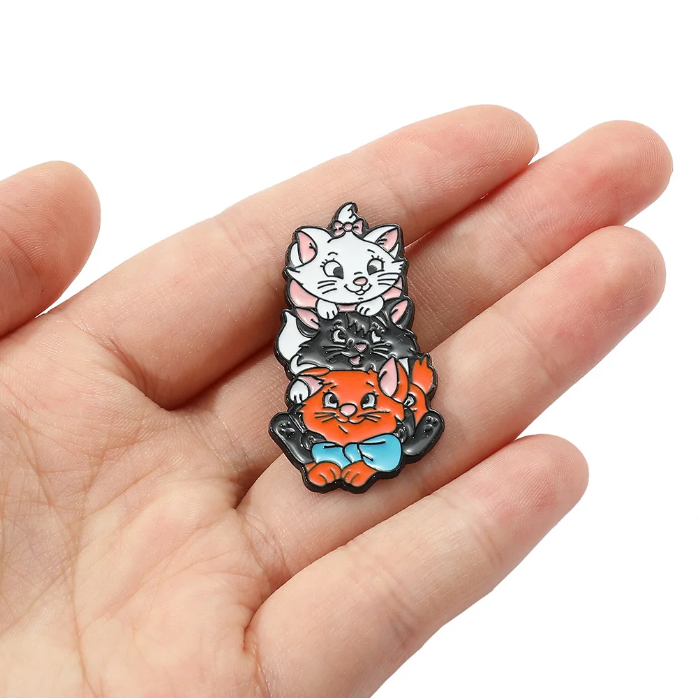 Disney Cartoon Pins Cute Marie Cat Pattern Accessori Per Badge In Metallo Spille Moda Spille Per Abbigliamento Donna Da Uomo Gioielli Regalo