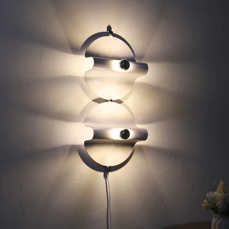 Space era wall lamp Bauhaus wall light for bedrooms hotels restaurant living room background walls retro Designer wall lamp 4