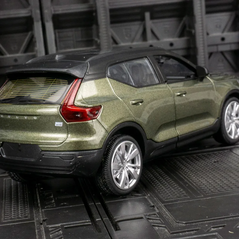 1:32 VOLVO XC40 Die Casts Electronic Collectible Model Cars Static Alloy Flashing Car Birthday Gift SUV Toys for Children 5