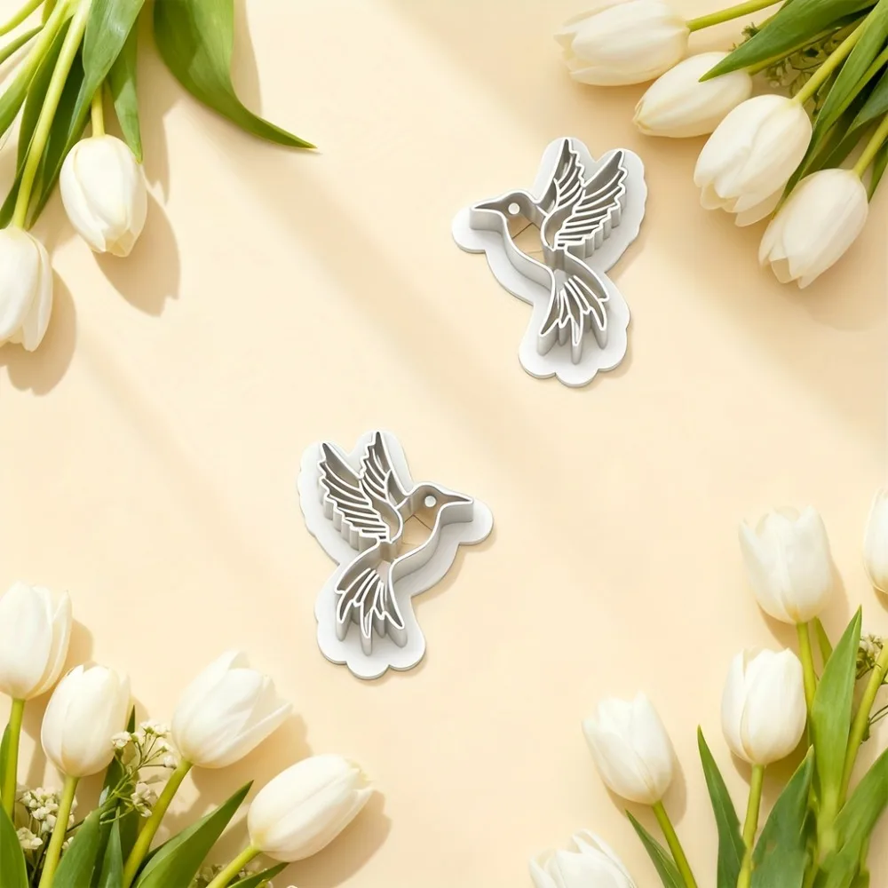 2Pcs 플라잉 허밍버드 폴리머 클레이 커터 DIY 보헤미안 쥬얼리 만들기용 재사용 가능한 플라스틱 버드 몰드 폴리머 클레이 레진 공예품