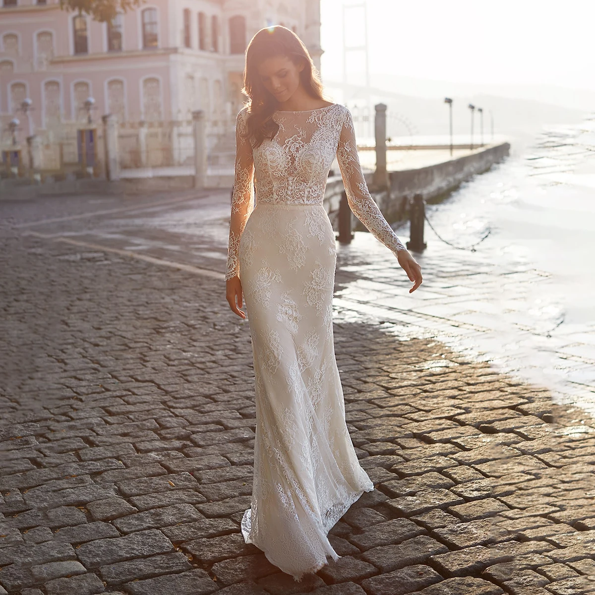 

Elegant Long Sleeves Lace Cut-Out Mermaid Wedding Dress For Bride Court Tulle Train Button Floral Pattern Backless Bridal Gown