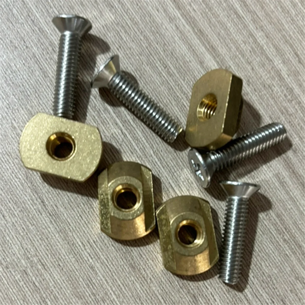 4Pcs M8 Hydrofoil Mounting Brass T-Nuts for Surfing All Hydrofoil Tracks Outdoors Surfing Accessories Gold hydrofoil mounting t nuts
