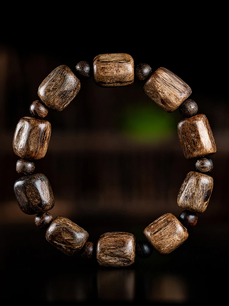 

Natural Brunei Black Oil Old Materials with Shape Eaglewood Bracelet Bracelet Female Prayer Beads for Men Submerged Barrel Beads