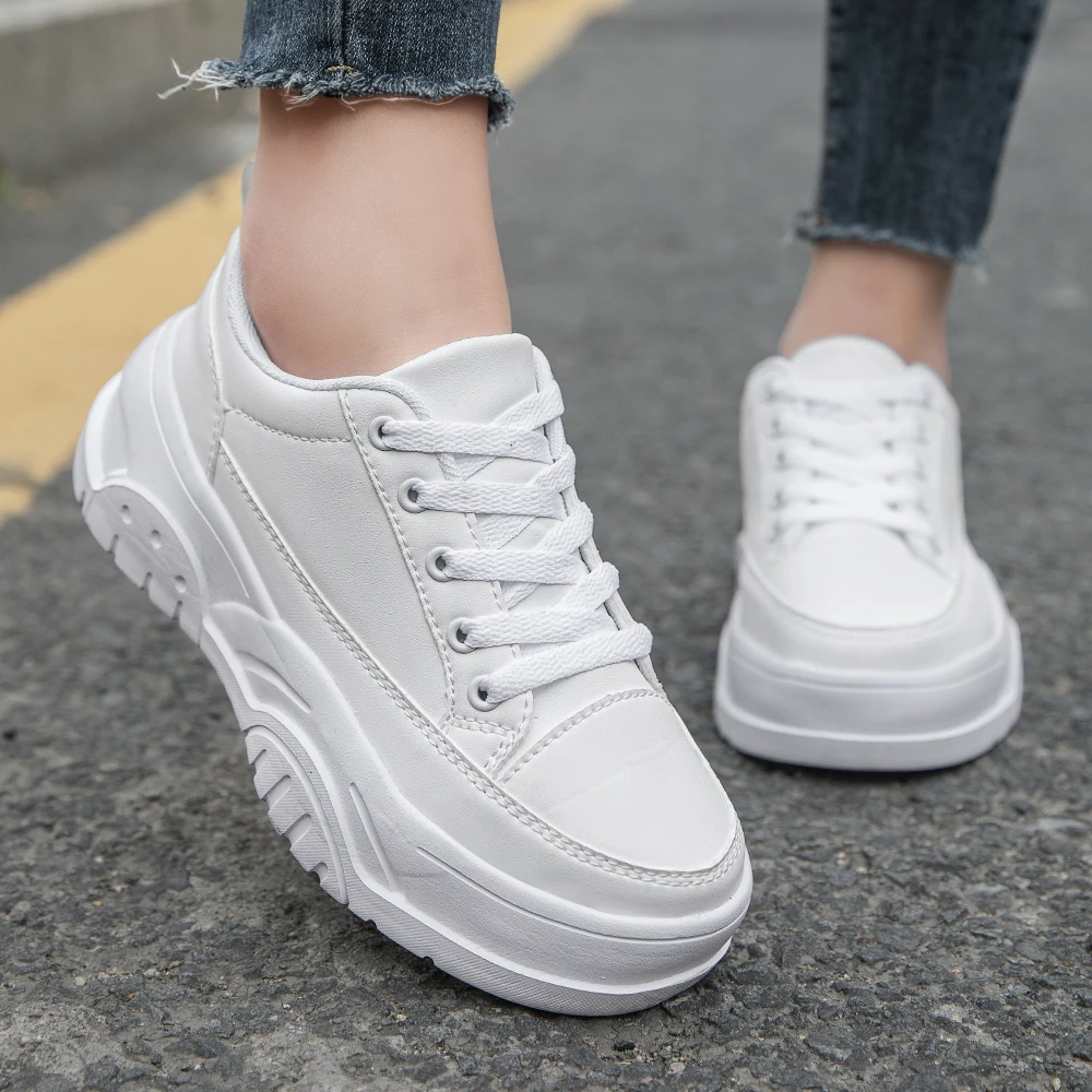 Neue Plattform Wohnungen Müßiggänger für Frauen Herbst Dicken Boden Casual Leder Walking Turnschuhe Runde Kappe Keil Schuhe Zapatos De Mujer