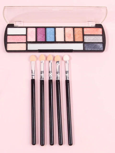 40752-7ad98e.jpg 5-Piece Eyeshadow Brush Set with Heart-Shaped Sponge – Smooth and Precise Application