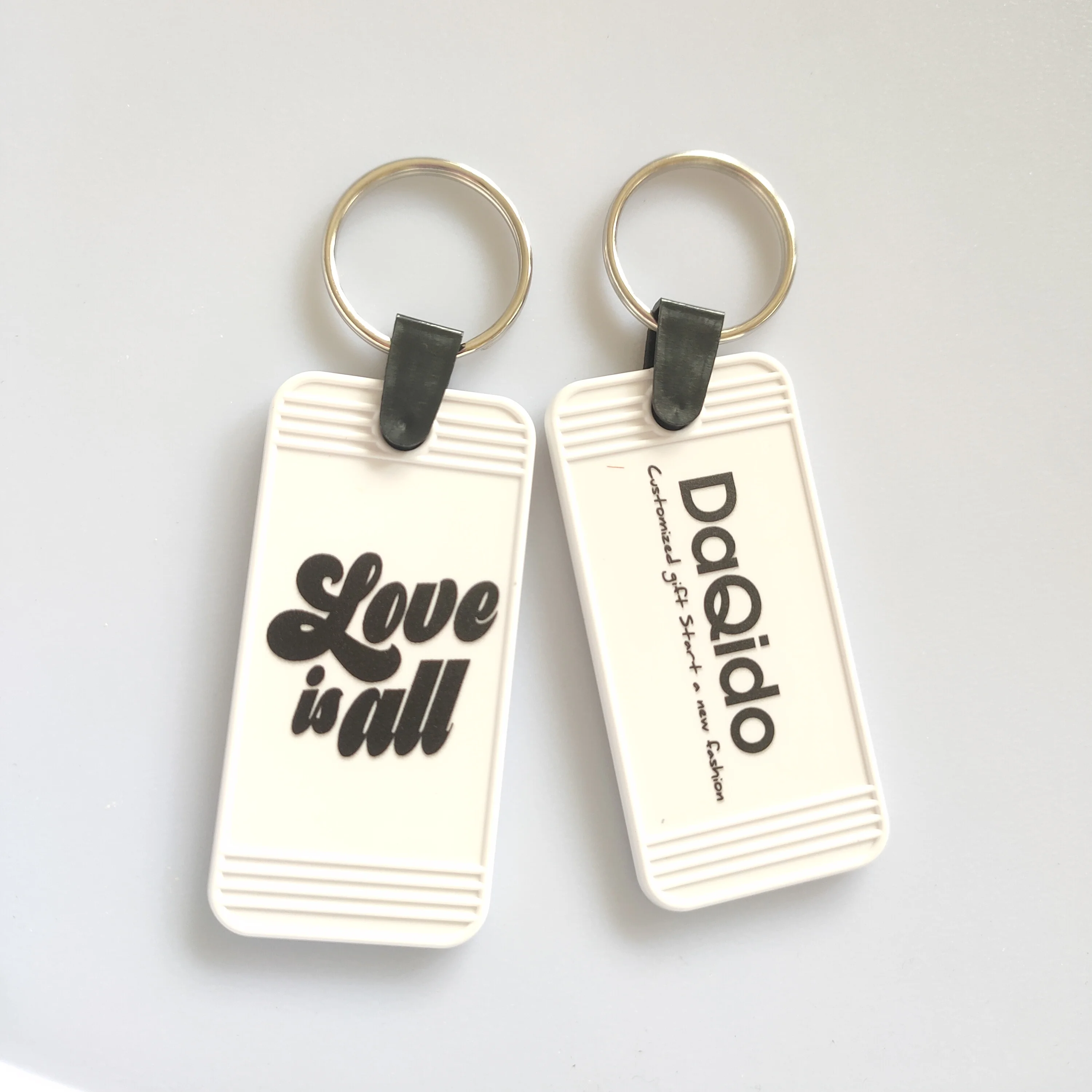 

Daqido Custom Logo Promotional Printing Blank Plastic Retro Vintage Motel Hotel Room Key Chain