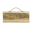Bolso de mano elegante y versátil en piel sintética con estampado de piel de serpiente, ideal para el uso diario y un estilo casual sofisticado.
