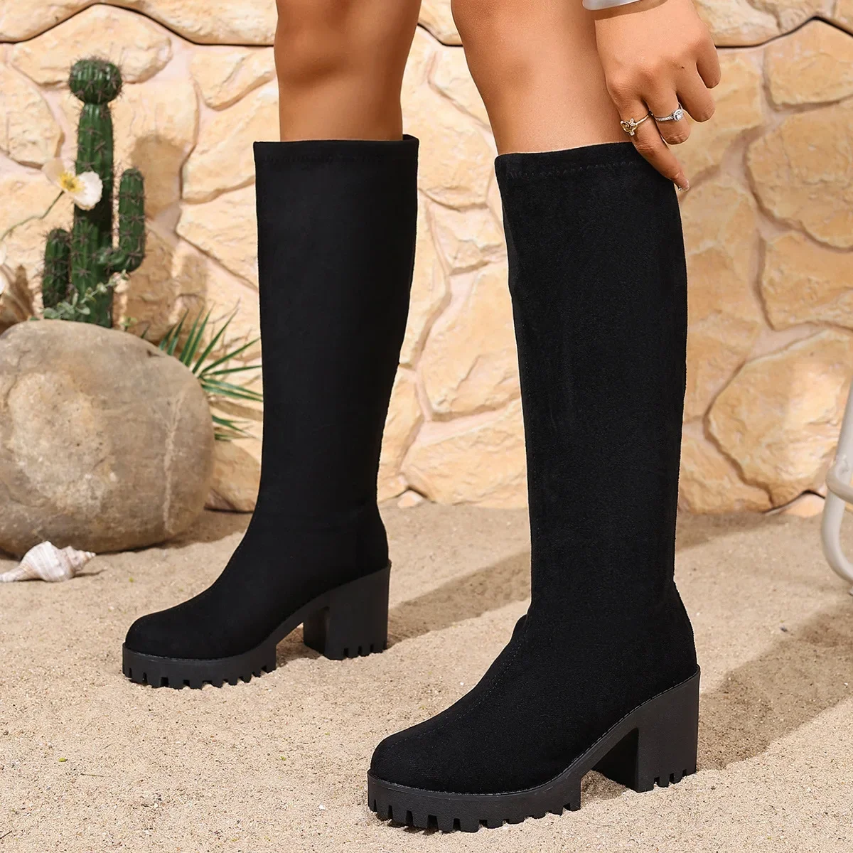 Winter New Round Toe Sexy and Comfortable Thick Heel Boots, Fashionable and Elegant Outdoor Knee High Knight Boots in Large Size