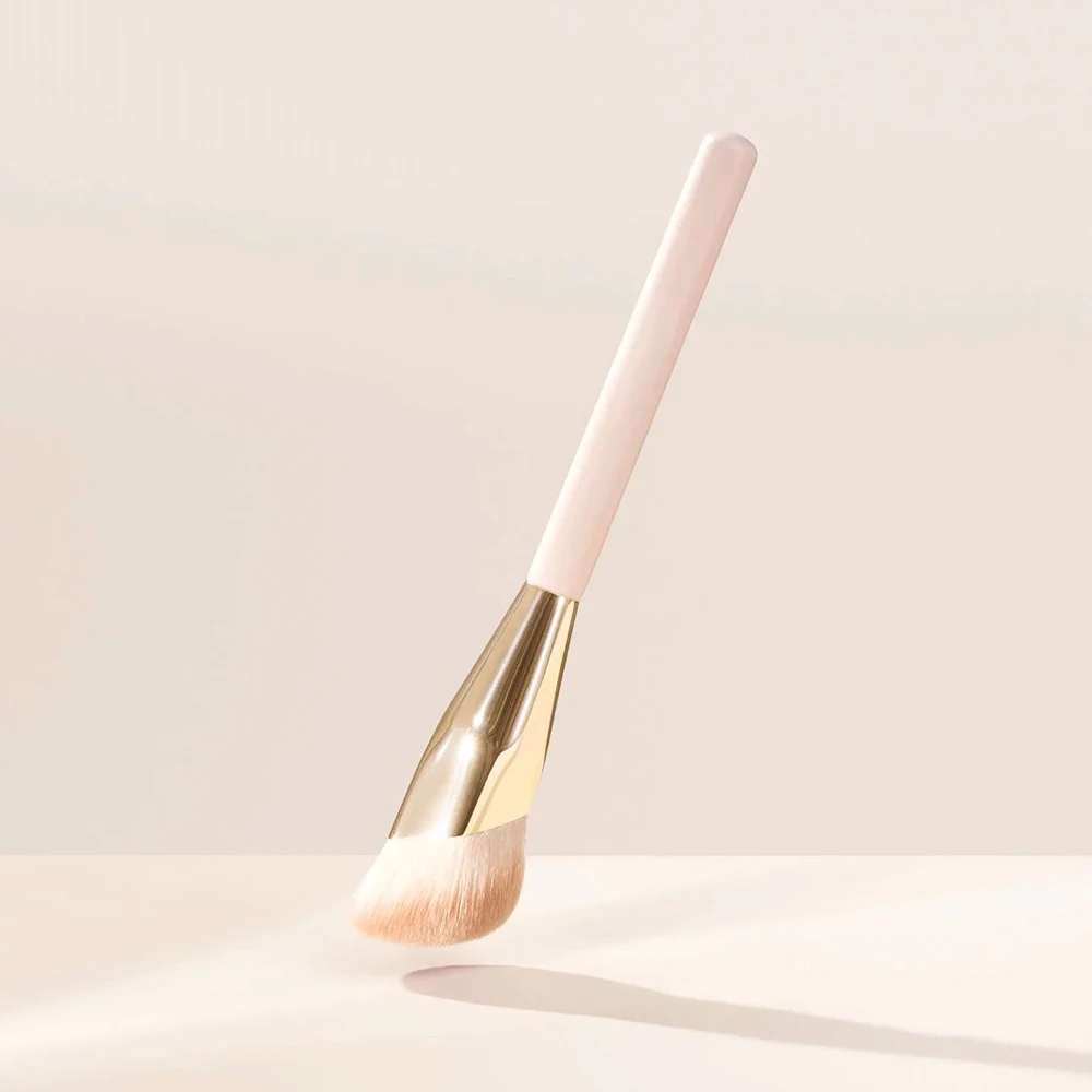 Oblique Head Liquid Foundation Blending & Contour Brush