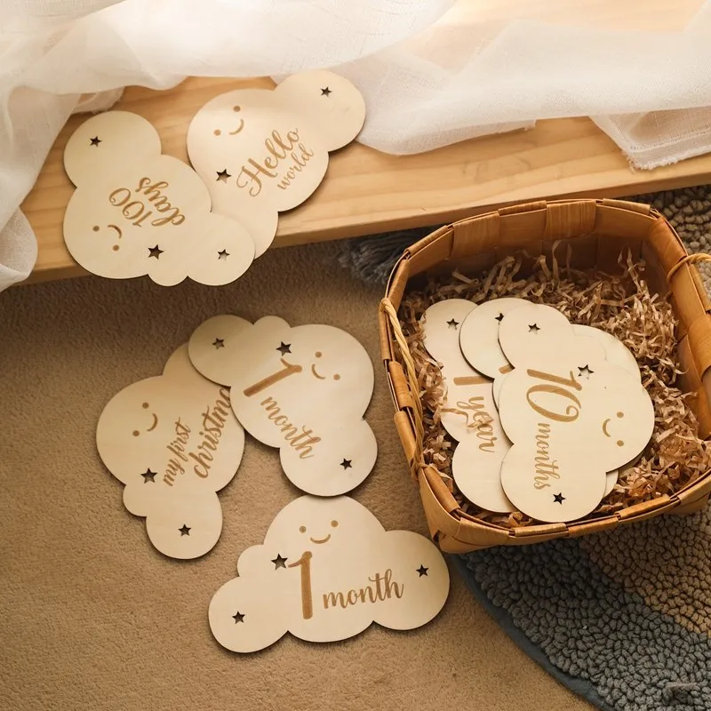 

8Pcs/Set Wooden Cloud Shape Monthly Cards Double Sided Wooden Baby Engraved Age For Babe Photo Birthday Shooting Props