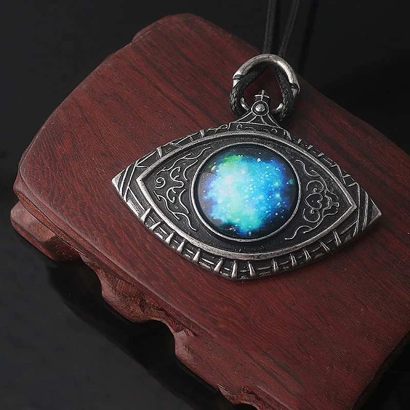 Game Bloodborne Cosmic Demon Eye Necklaces Crow Hunter Wheel Hunter Badge Pendant Necklace Fans Cosplay Props Jewelry Gift necklace pendant game necklace game cosplay props