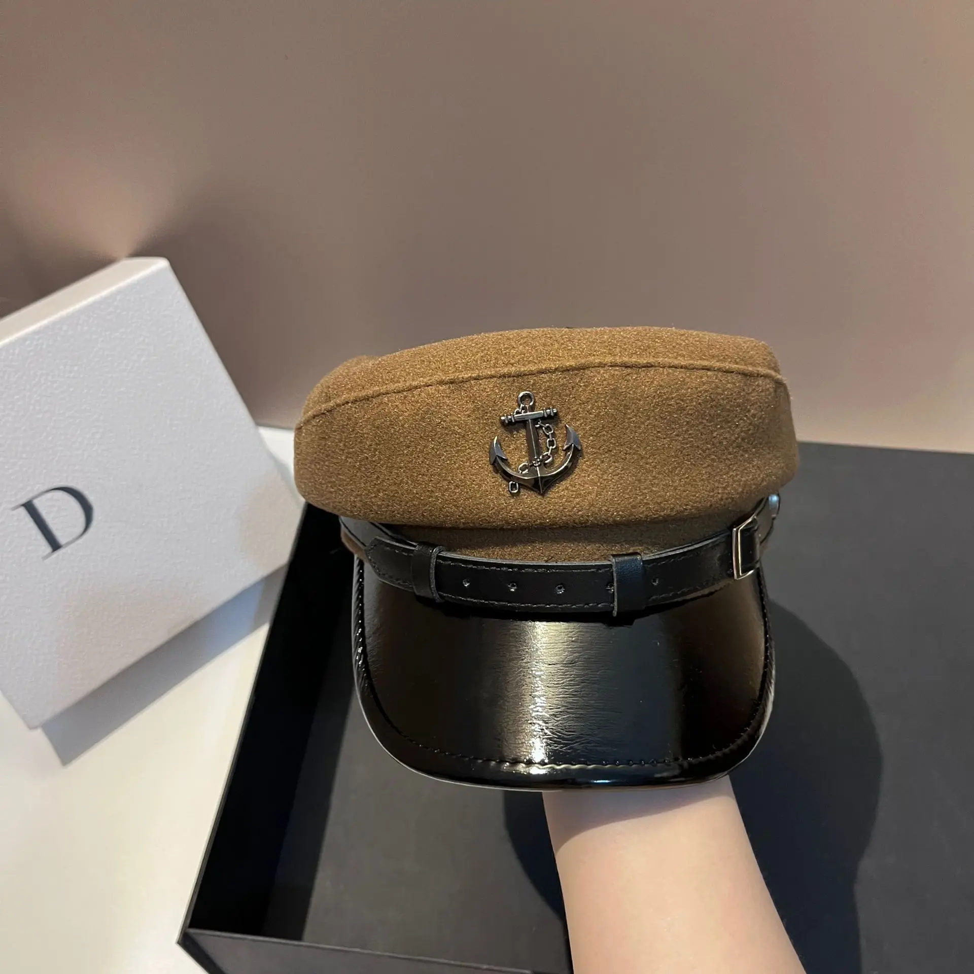 Nouvelle ceinture en laine, chapeau bleu marine, luxe léger européen et américain, mode, cuir anti-âge, casquette chaude, chapeau de journal pour femme_voghion.com
