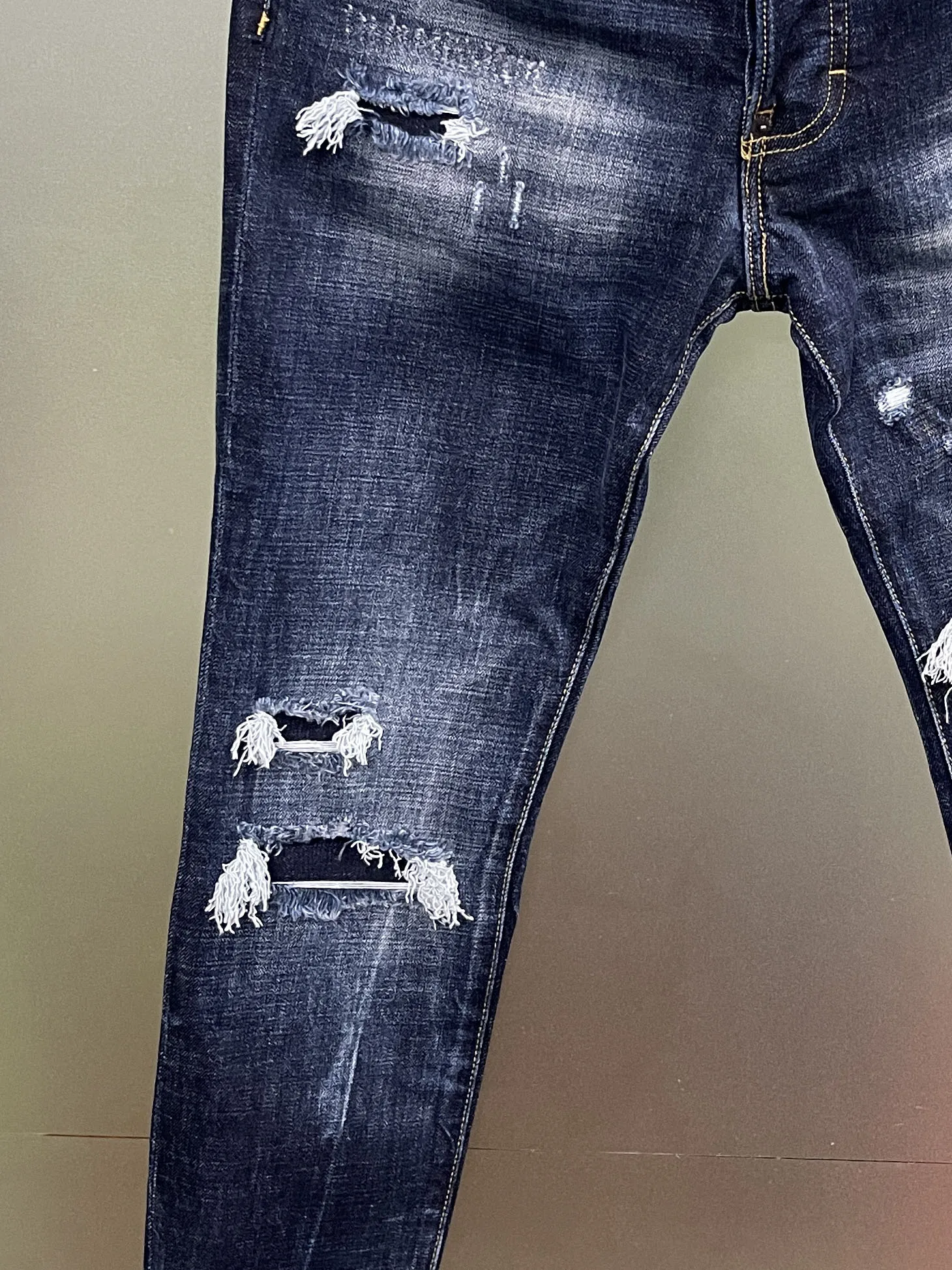 2024 New D2 Jeans Fashionable Slim Fit with Hole Patches, Paint Breakthrough, Small Feet Splicing, Denim Pants for Men