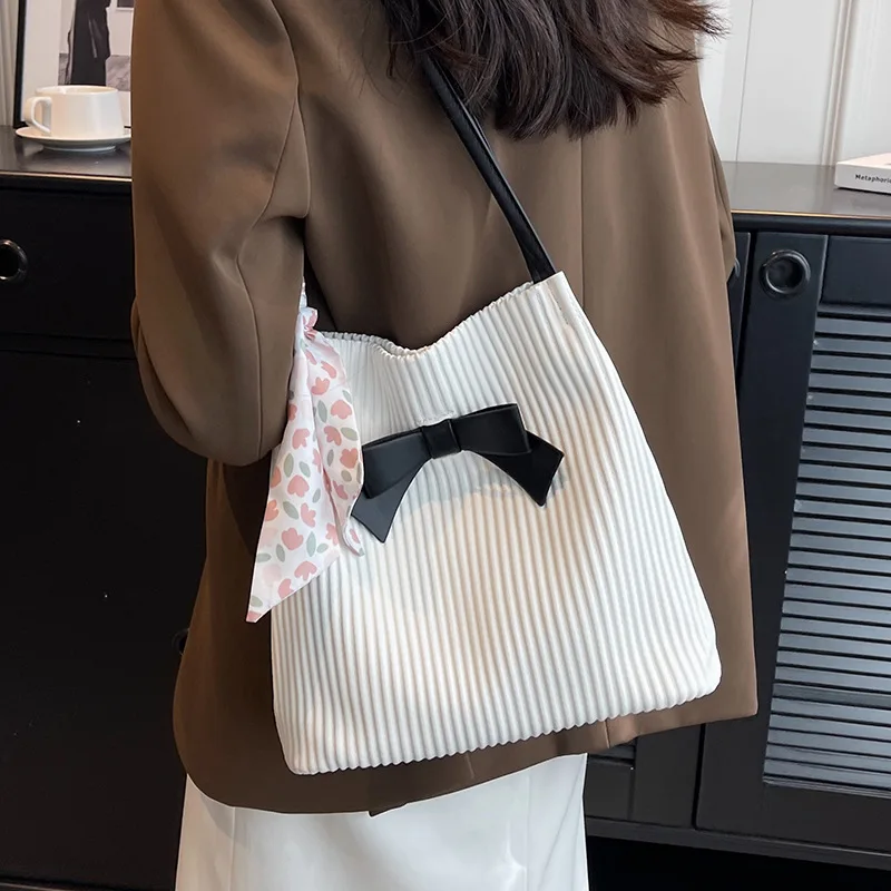 Shoulder Bag Tote Bag Large Capacity Handbag 2023 Trend Design All-match PU Leather Bow Pleated Casual Shopper Bags for Women
