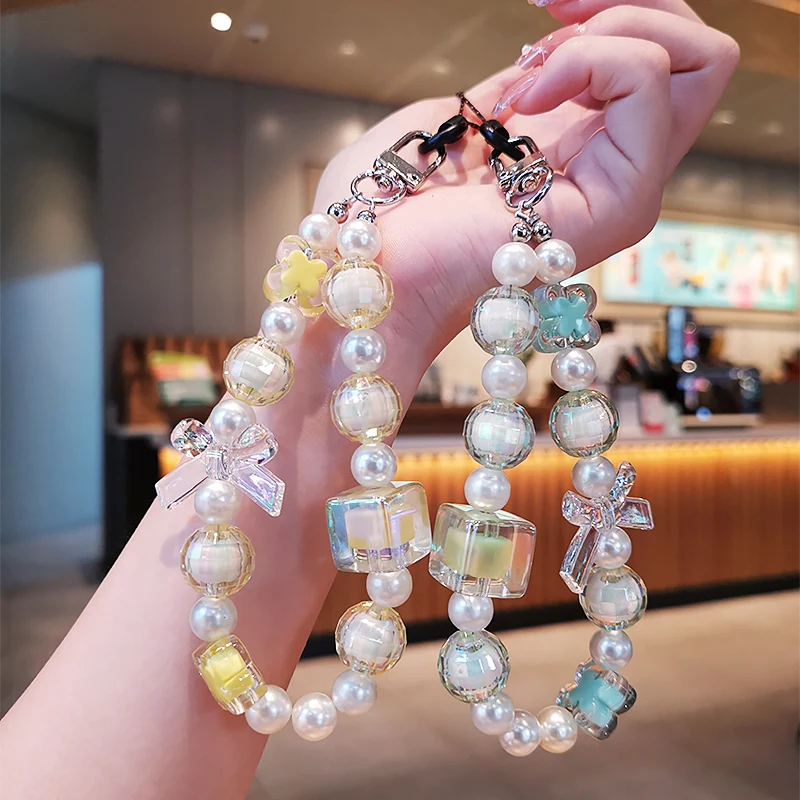 Mobile Phone Lanyard Short Wrist Strap Hand-beaded Diamond-shaped Beads Bow Pendant Pendant Hand-held Chain Anti-los