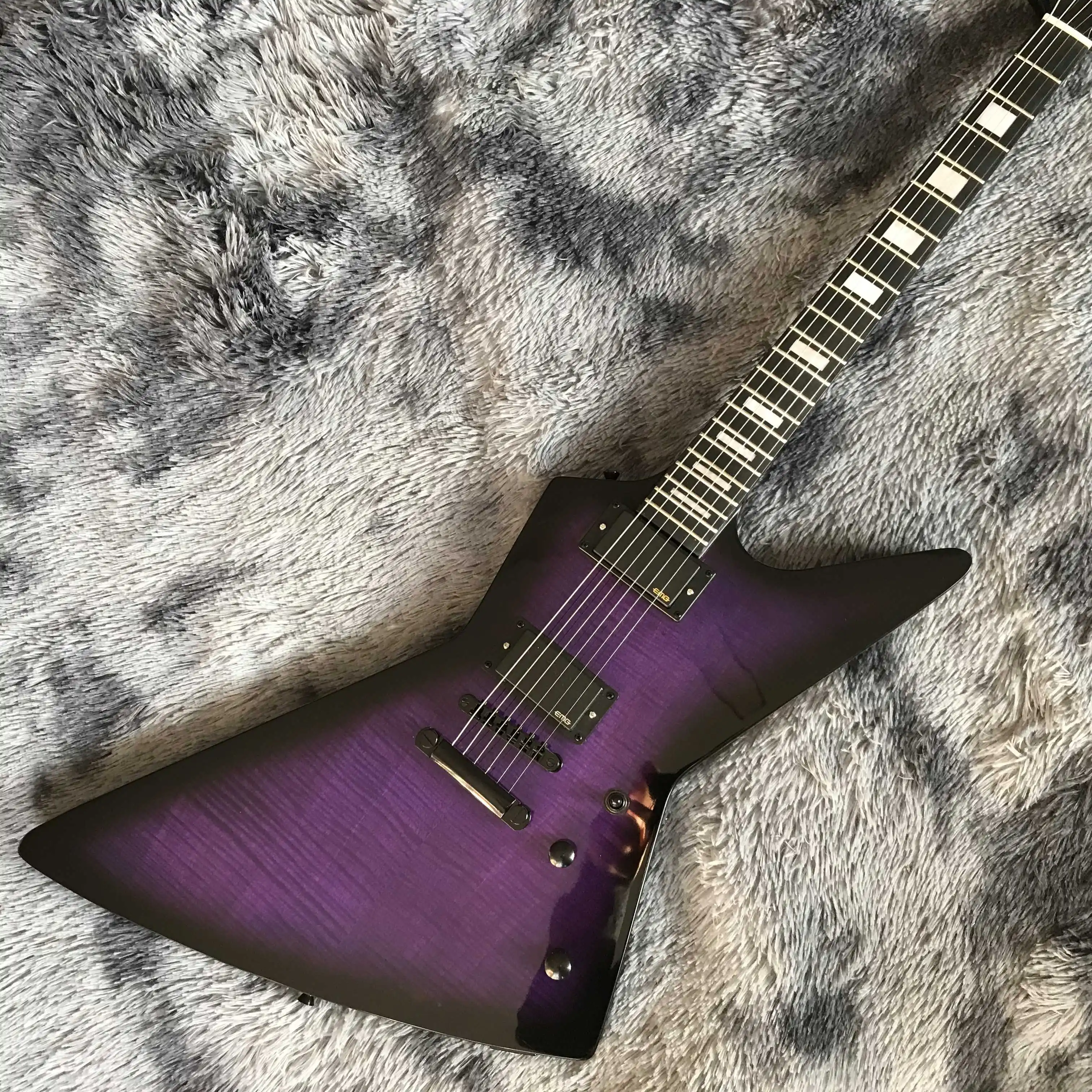 

Free shipping,Purple, black edge, special-shaped, electric guitar,2022 new pop, high-end custom