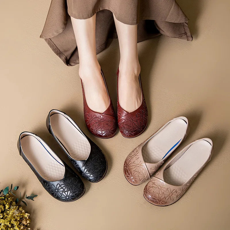 Рисунок 6 - Мокасины женские кожаные с вышивкой