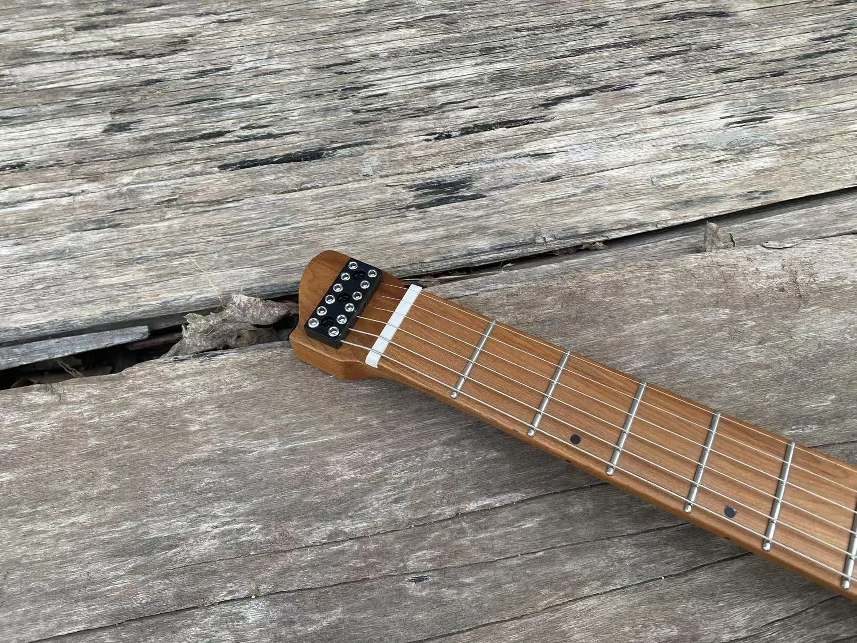 Acepro Alder Body Headless Electric Guitar Brown Burst Color