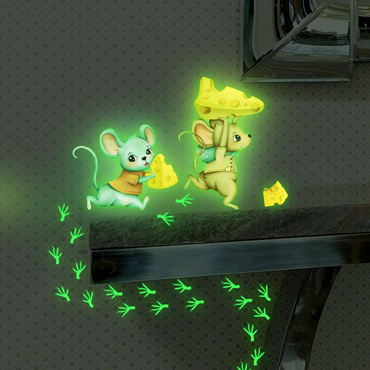 Description Picture 6 of itemCartoon Mouse Cheese Luminous Wall Sticker For Baby Kids Room Decoration Decals Bedroom Glow In The Dark Self-adhesive Wallpaper