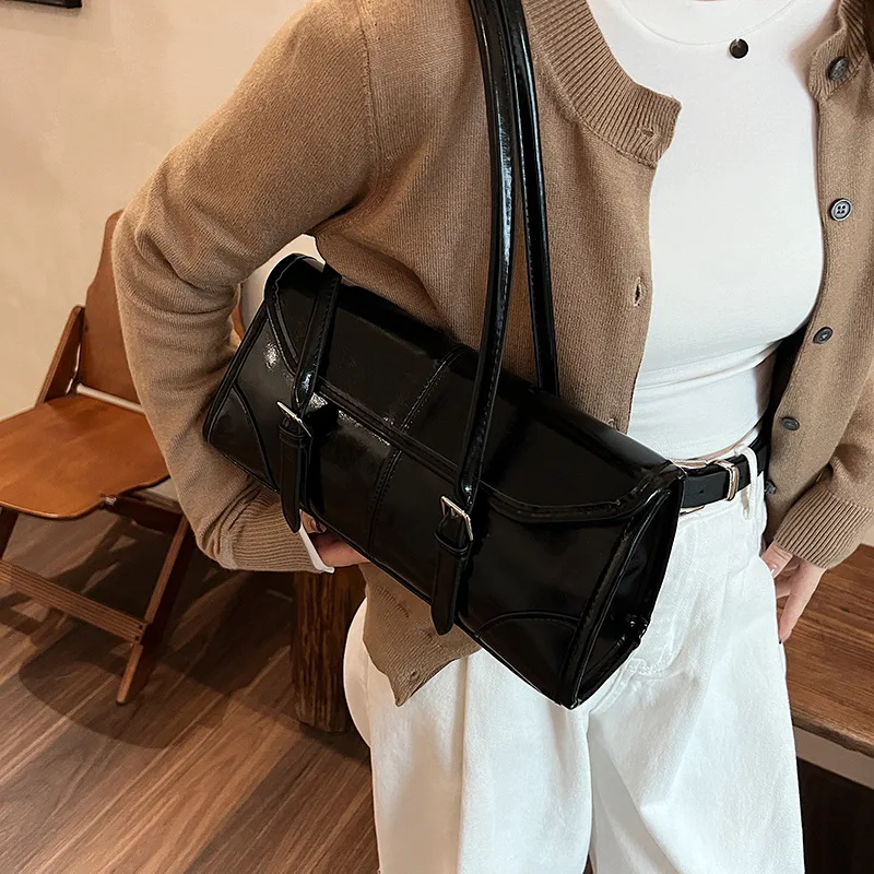 High End Burgundy Oil Wax Leather Underarm Bag Elegant Women's Magnetic Buckle Shoulder Bag Commuter Versatile Ladies Tote Bags