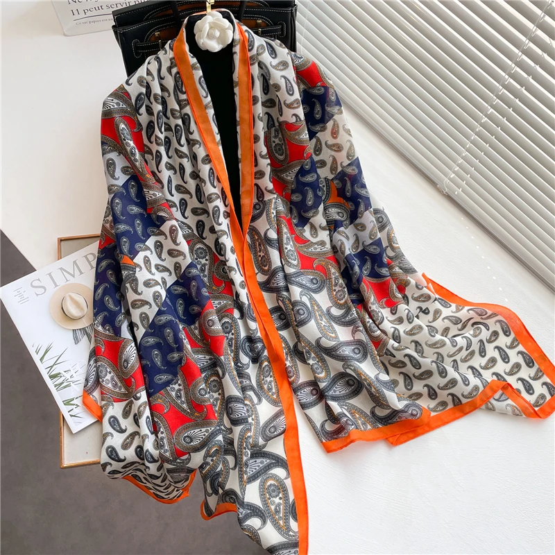 

2022 New Cotton Scarf for Women Luxury Print Paisley Shawl Wraps Female Winter Autumn Warm Foulard Hijab Scarves Echarpe