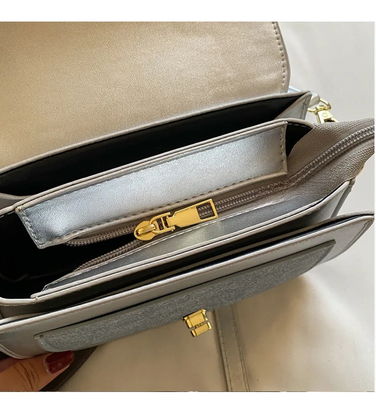 Texture denim saddle for women's 2024 summer new contrasting color lock buckle single shoulder bag, niche Western style_voghion.com