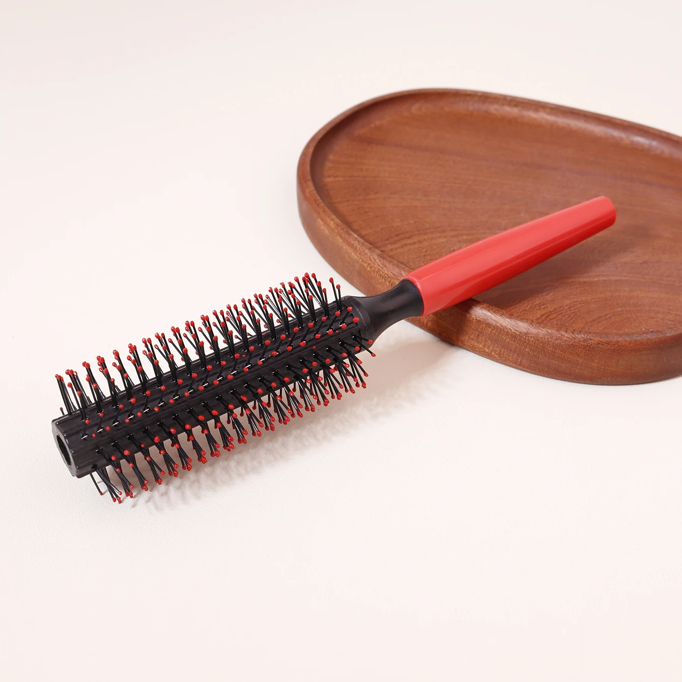 Hair Brush Quiff Roller Brush Non-Slip All Hair Brush Women Men Round Hair Brush Styles Rockabilly Real Hair Wigs 1Pc