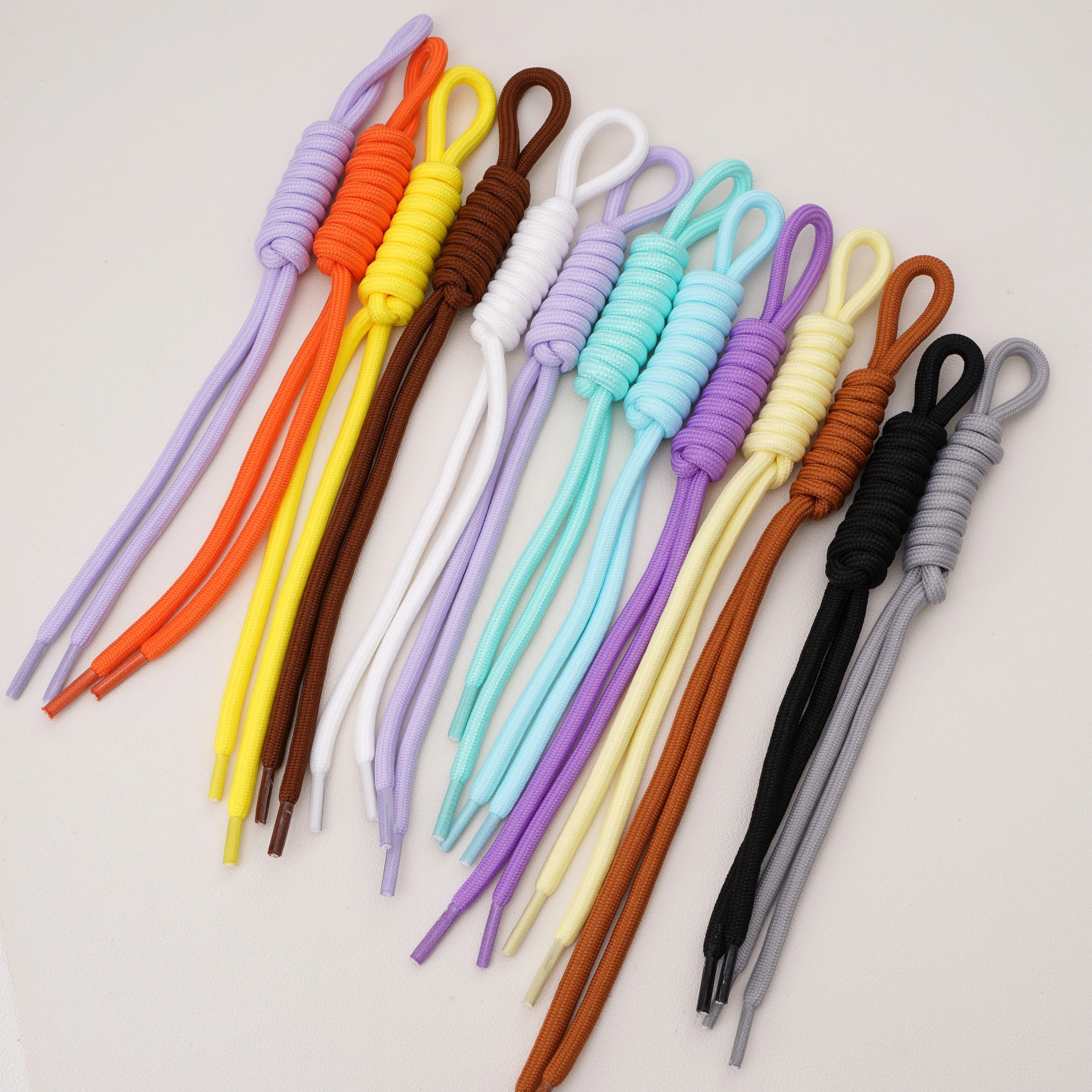 1개/묶음 다채로운 꼬임 끈 열쇠고리 수제 매듭 나일론 로프 코드 실 DIY 키 체인 펜던트 가방 액세서리용 ?