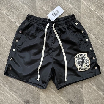The same embroidered breasted casual sports shorts from SAINT VANITY ins 1