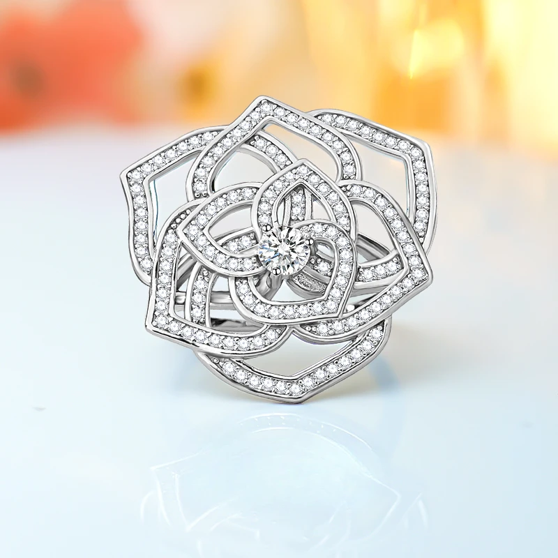 

Fashionable and Luxury 925 Pure Silver Camellia Ring Set with High Carbon Diamonds, Unique and Versatile Wedding Jewelry