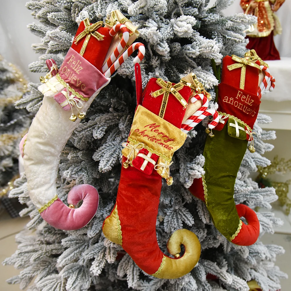 Chaussette secrète de Noël garnie de bijoux ornés de cristaux Swarovski® - Livraison Offerte