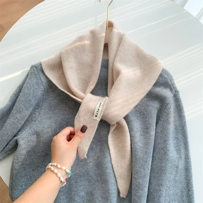 British Korean Triangle Scarf  Niche Wool  Triangular Scarf Women Headscarf Knitted Scarf Multi-functional Warm Knitted Scarf 4