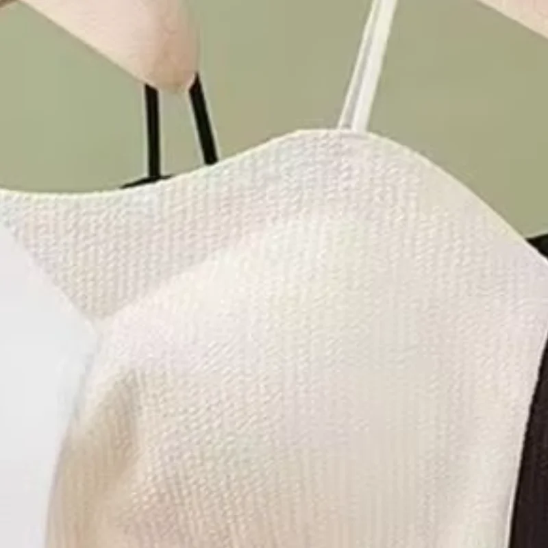 Women Slim Fit Workout Tank Multi-color Sleeveless Camisole Shirts with Built-in Bra Summer Casual Slim Fit Basic T-shirt